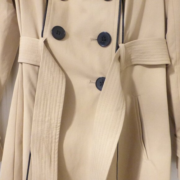 GUESS tan trench coat with removable belt - Picture 5 of 14